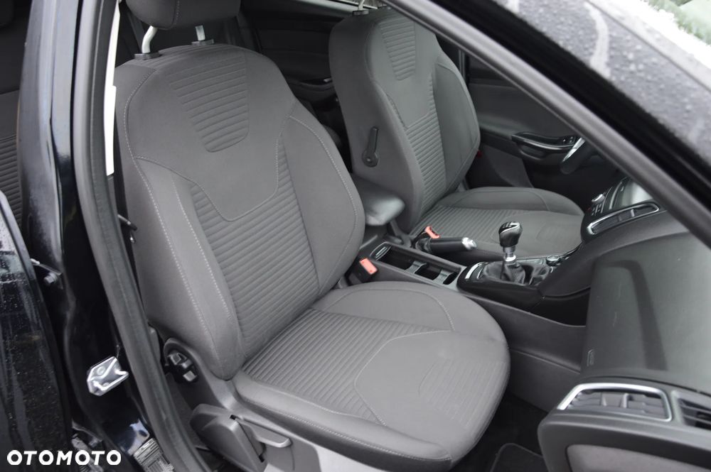 Ford Focus - 36