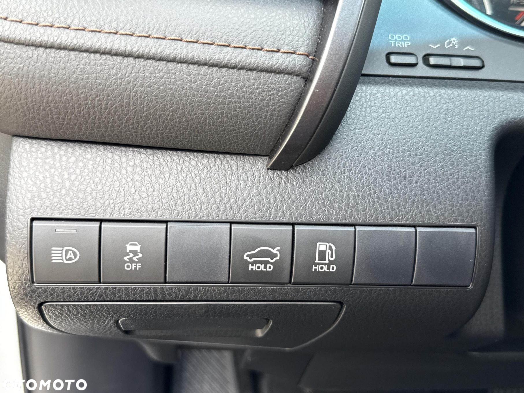 Toyota Camry - 20