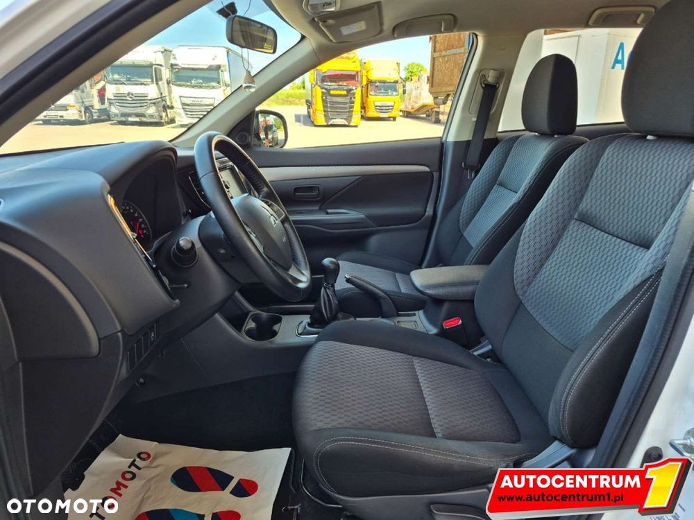 Mitsubishi Outlander - 18