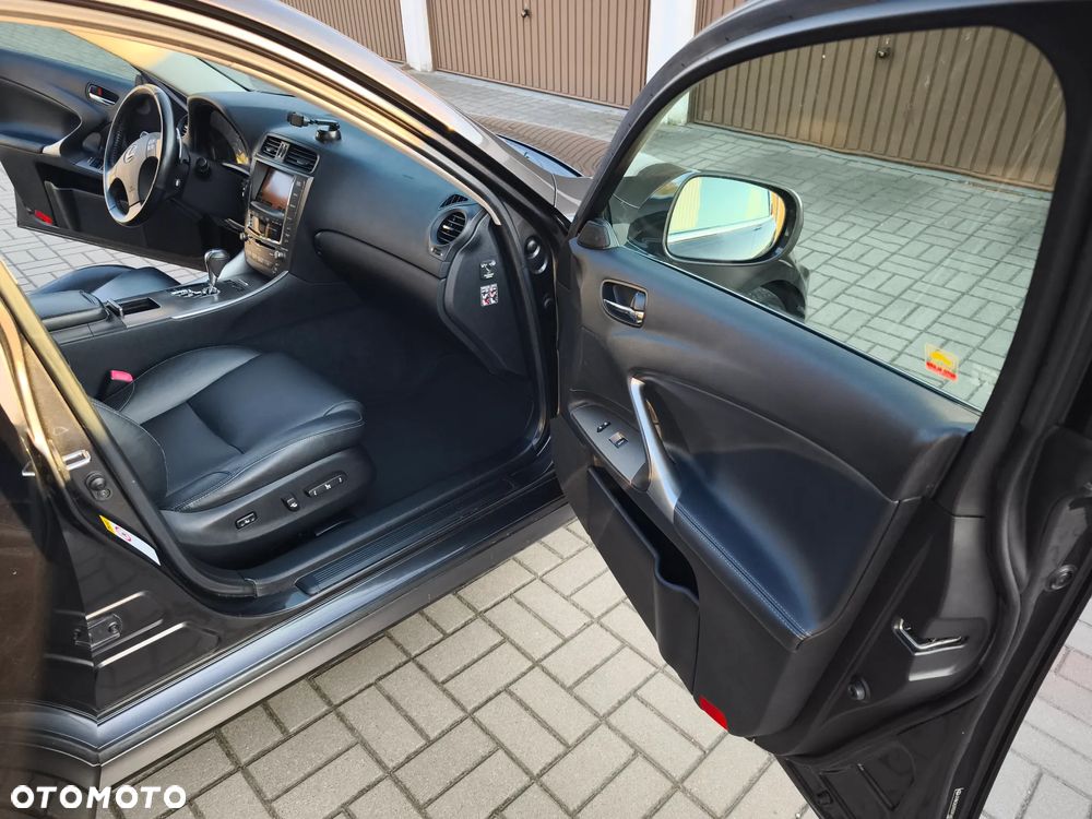 Lexus IS 250 Executive Line - 27