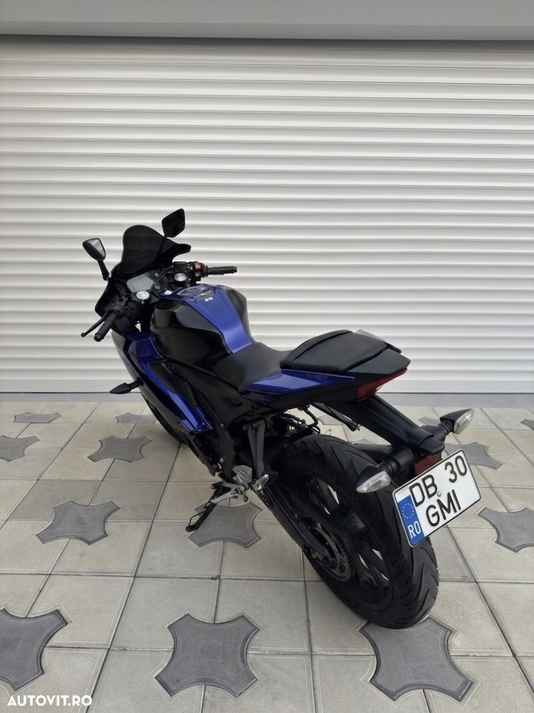 Yamaha YZF-R 125 - 4