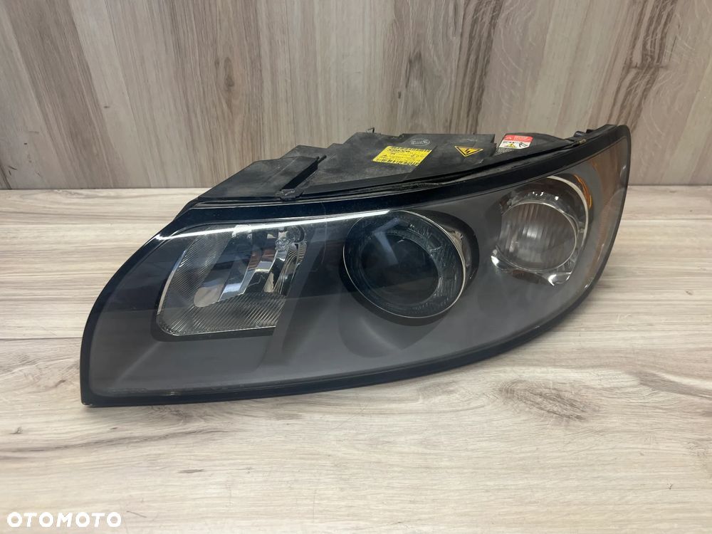 XENON LAMPA LEWA VOLVO V50 S40 EUROPA 31335242 - 2