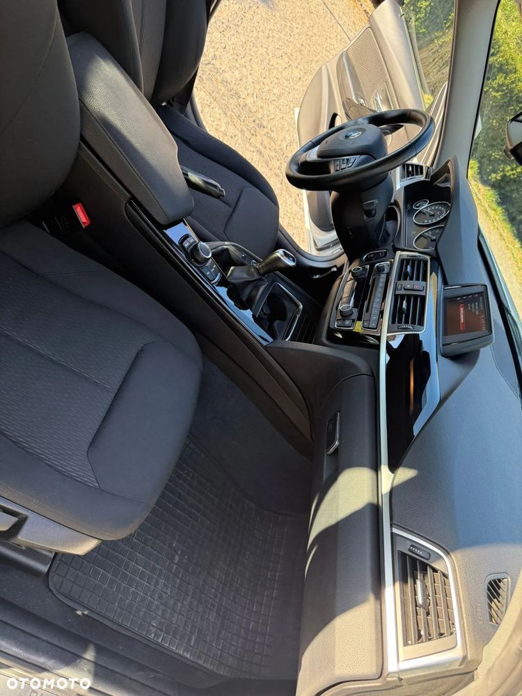 BMW Seria 3 318i Advantage - 32