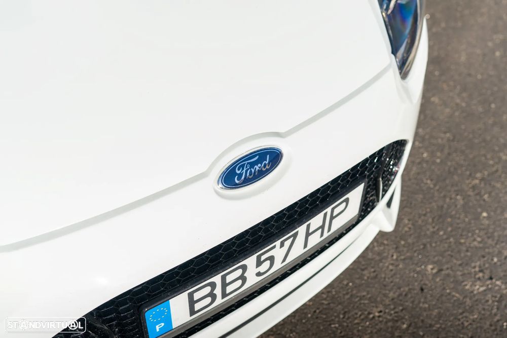 Ford Focus 2.0 EcoBoost ST c/ Pack Pele Desportiva - 25