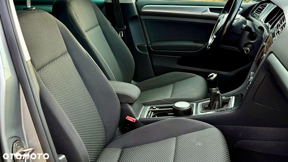 Volkswagen Golf - 14