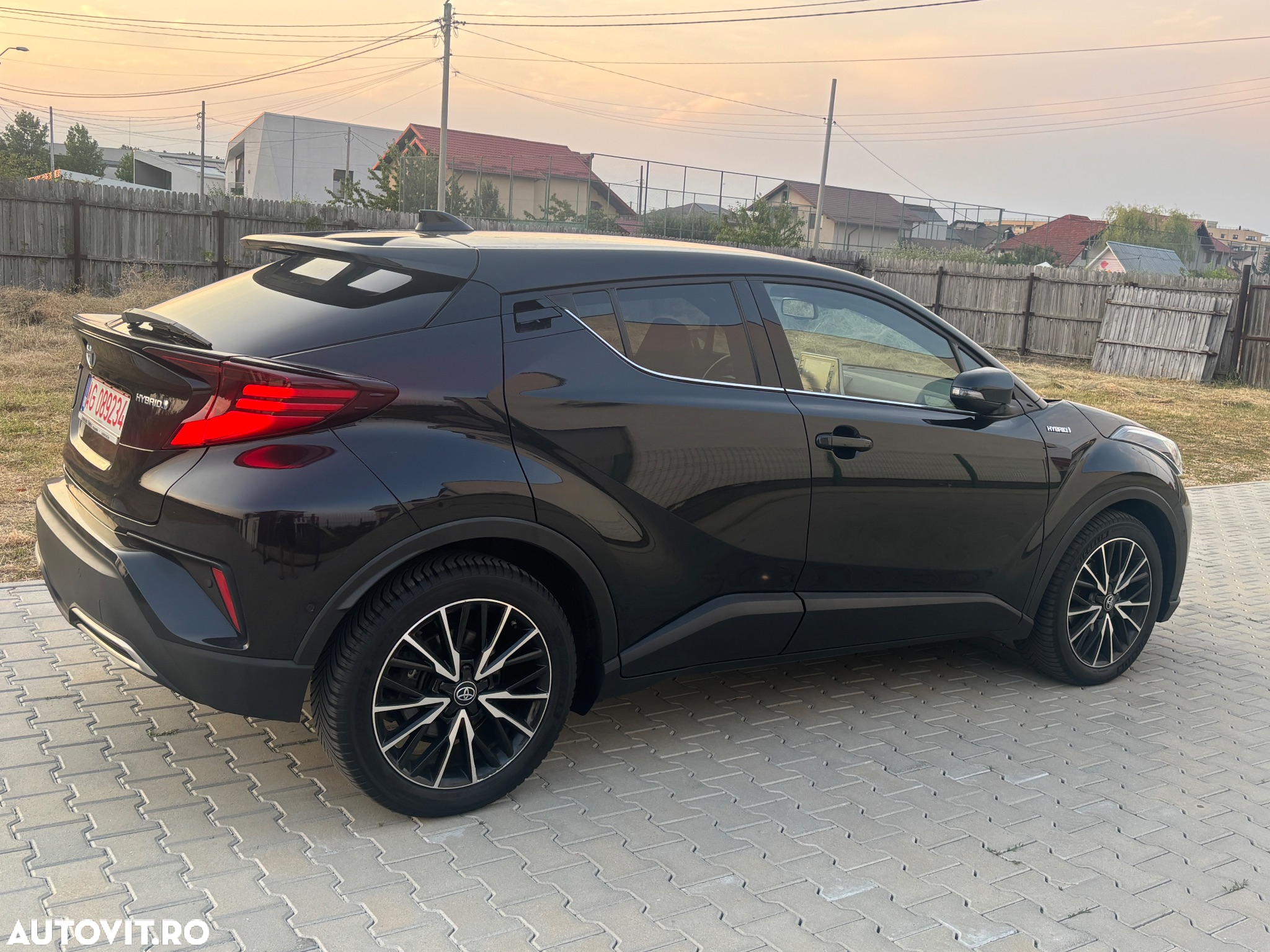 Toyota C-HR 2.0 Hybrid Lounge - 17