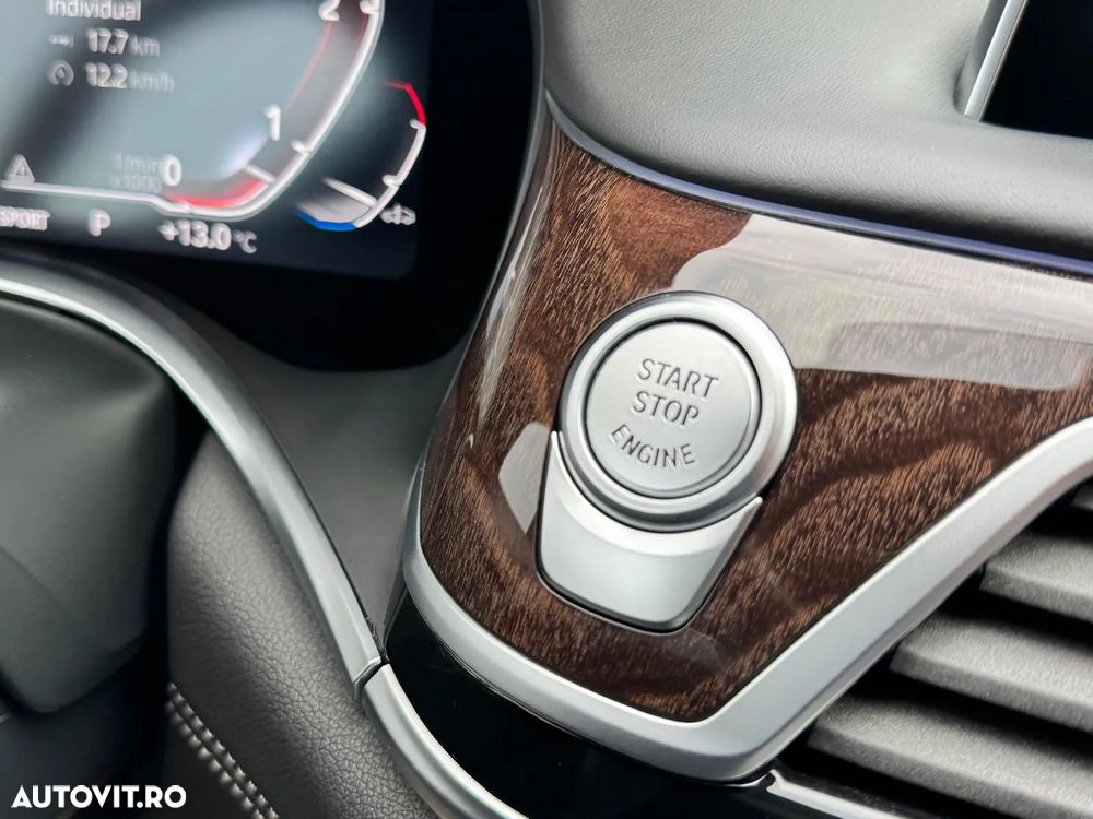 BMW Seria 7 730d xDrive MHEV - 17