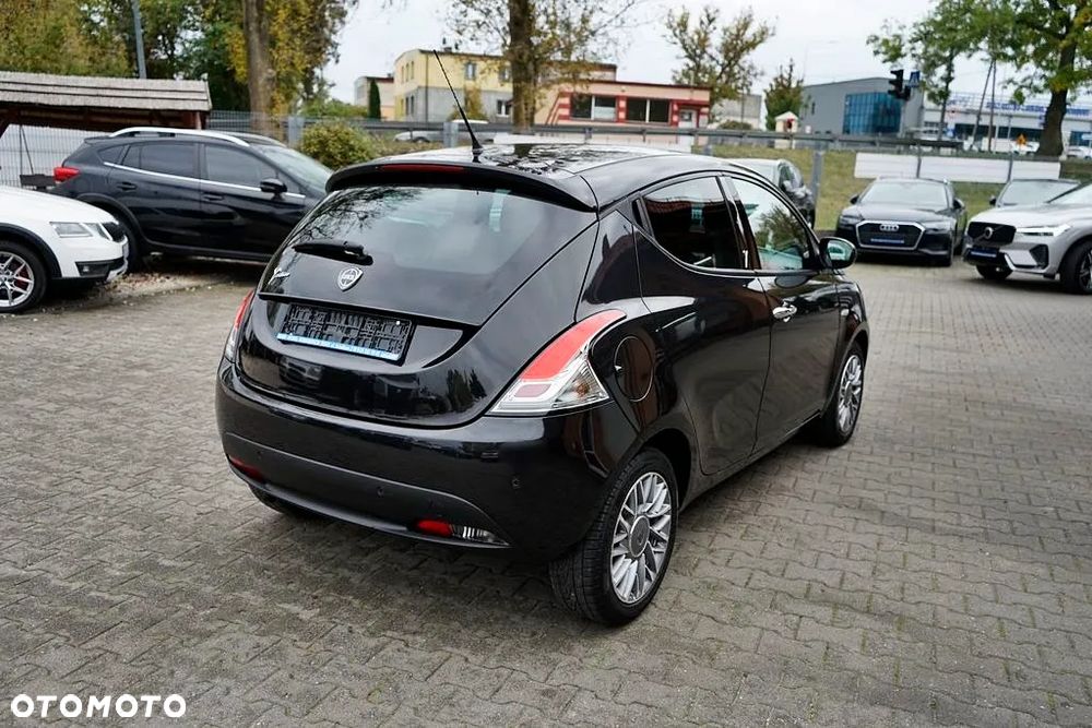 Lancia Ypsilon Y 0.9 TwinAir Turbo 8V Gold - 7