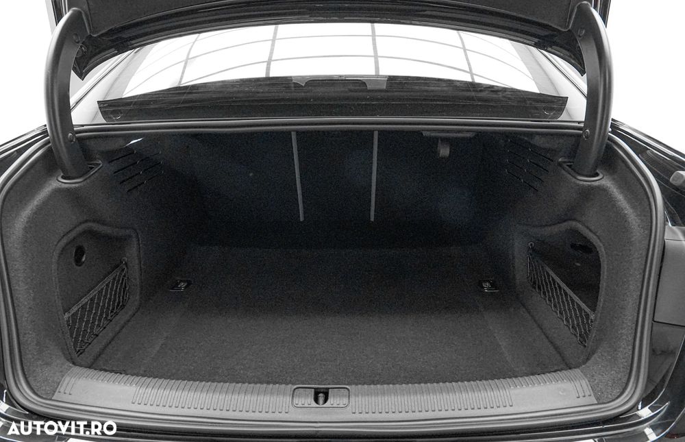 Audi A4 Limuzina 40 TFSI S tronic MHEV S Line - 28