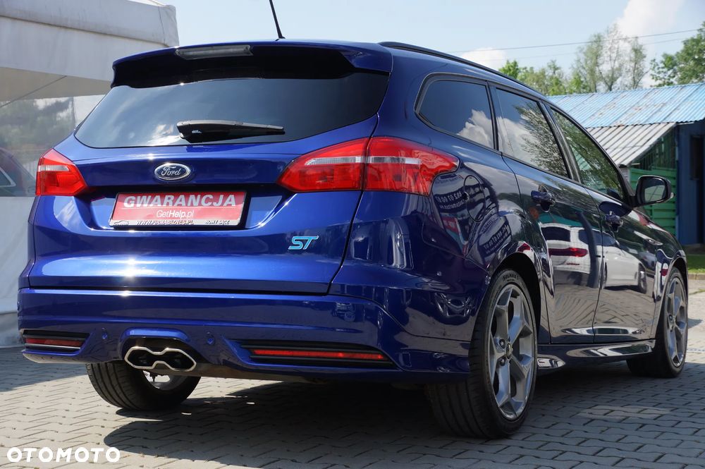 Ford Focus ST - 9