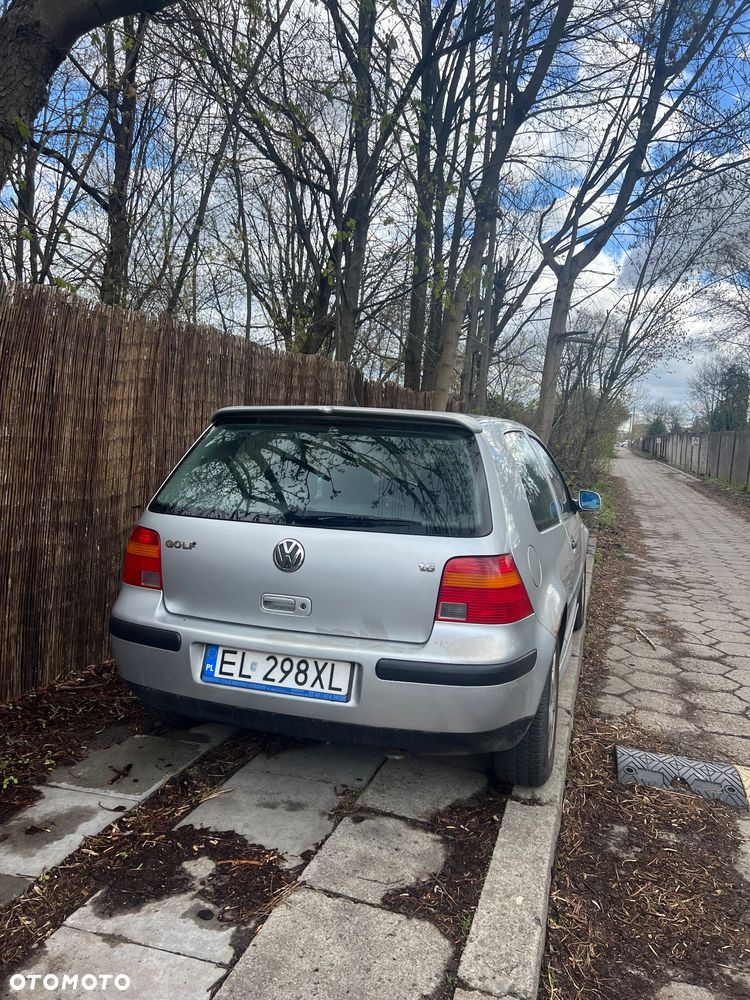 Volkswagen Golf 1.6 Basis - 1