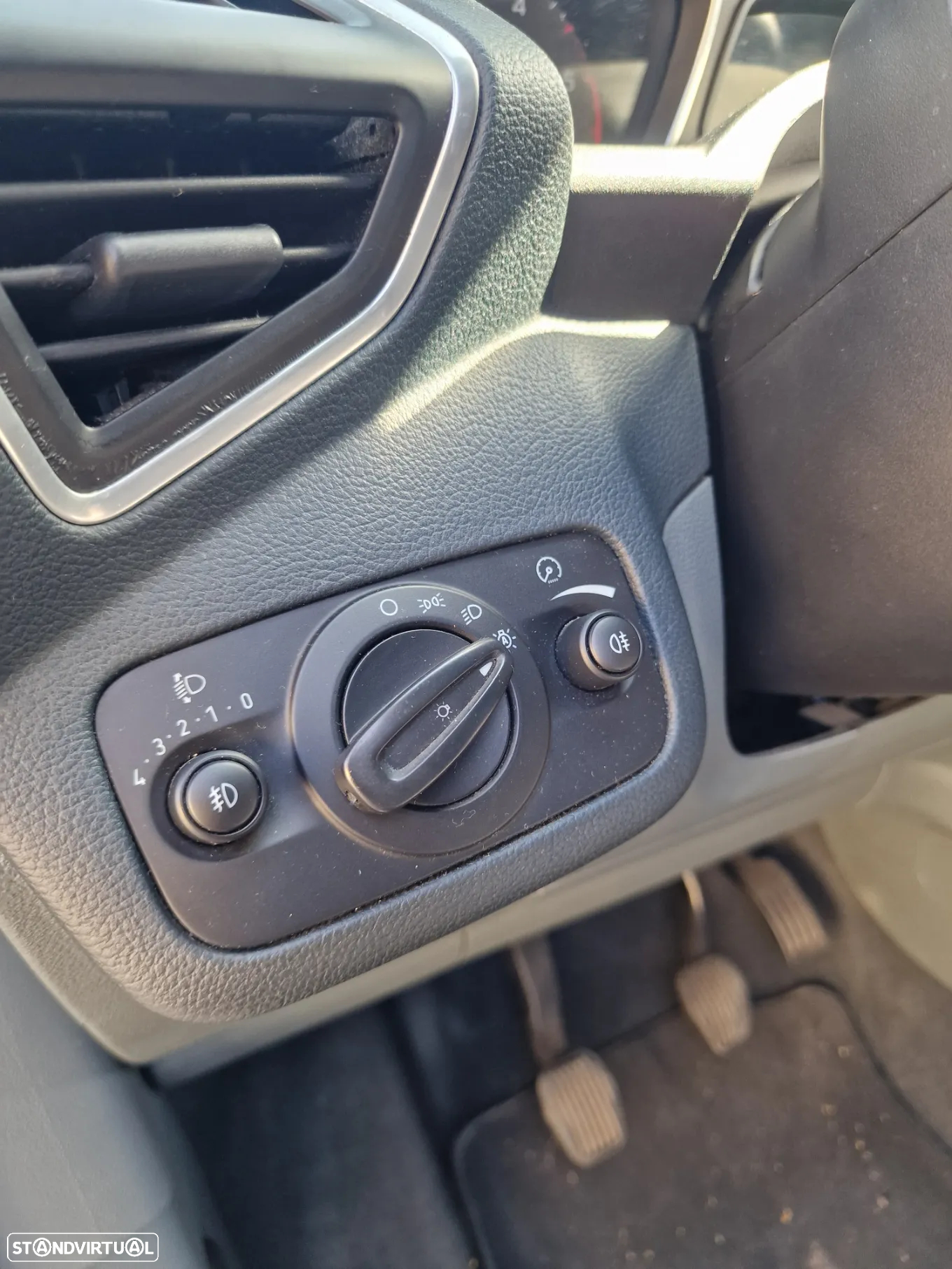 Ford C-Max 1.6 TDCi S&S Titanium - 14