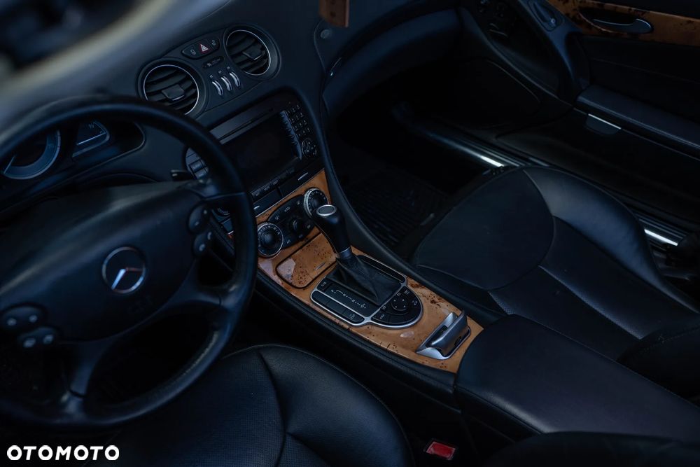 Mercedes-Benz SL - 26