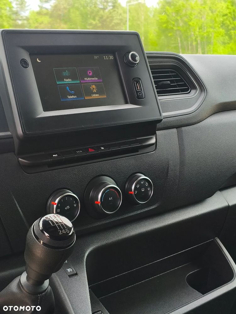 Nissan INTERSTAR - 12
