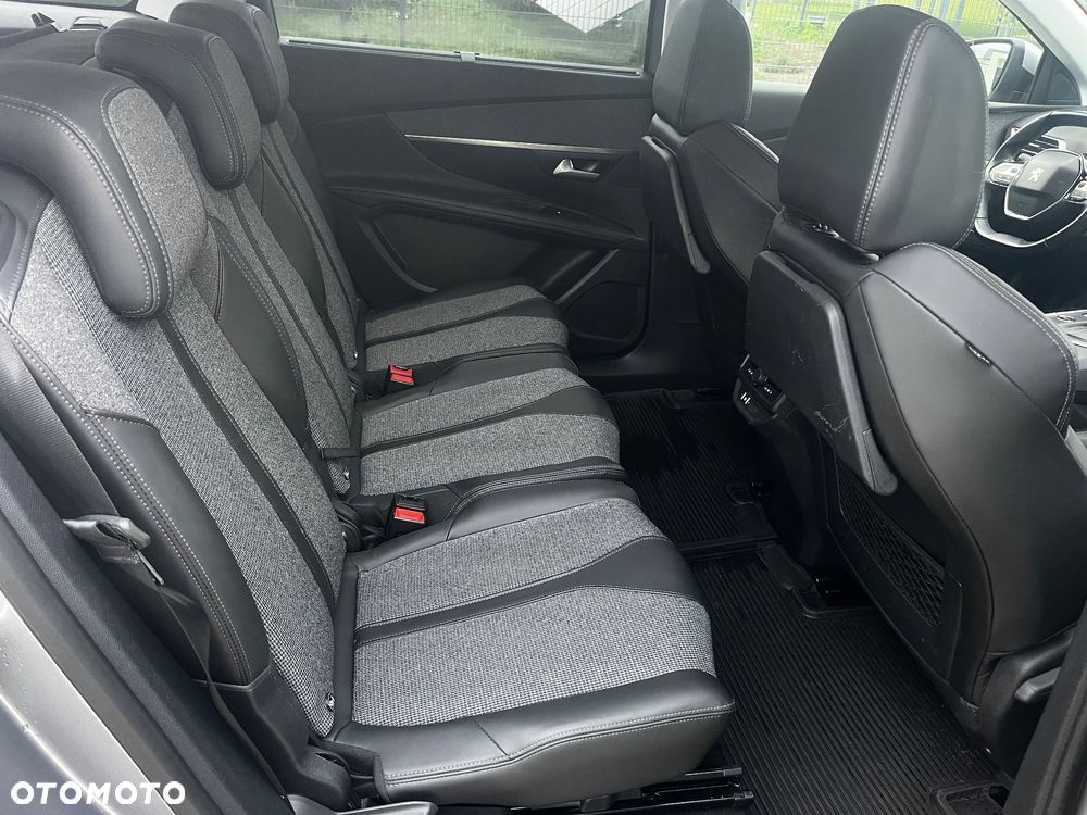 Peugeot 5008 - 19