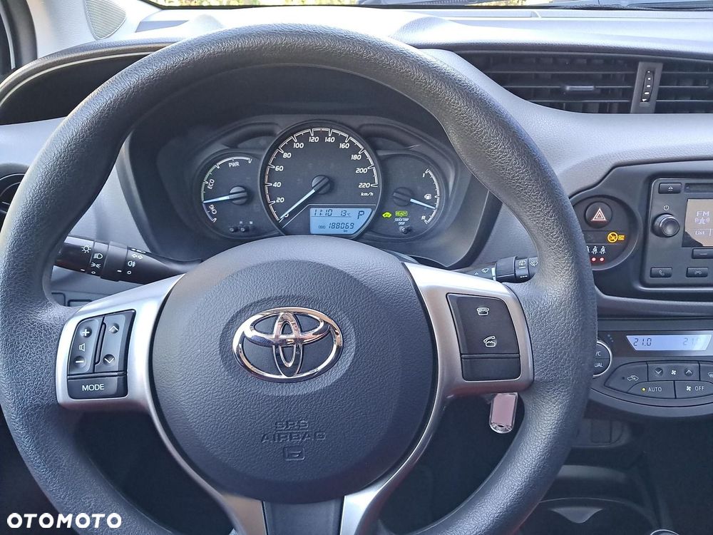 Toyota Yaris - 15