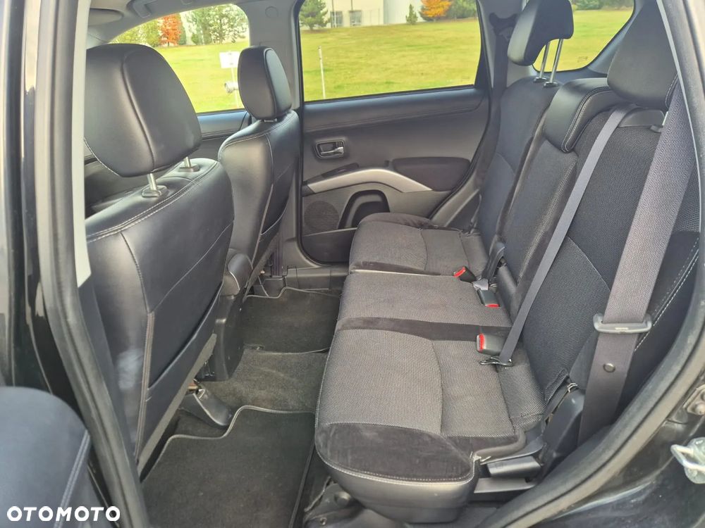 Mitsubishi Outlander 2.0 Intense + 2WD CVT - 11