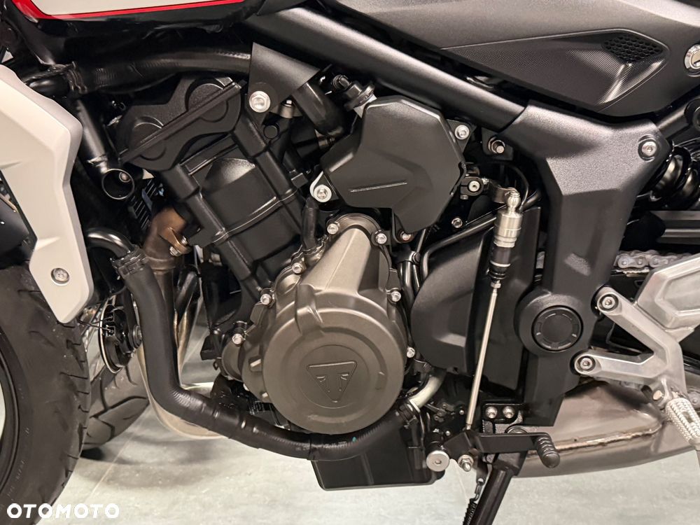 Triumph Trident - 30
