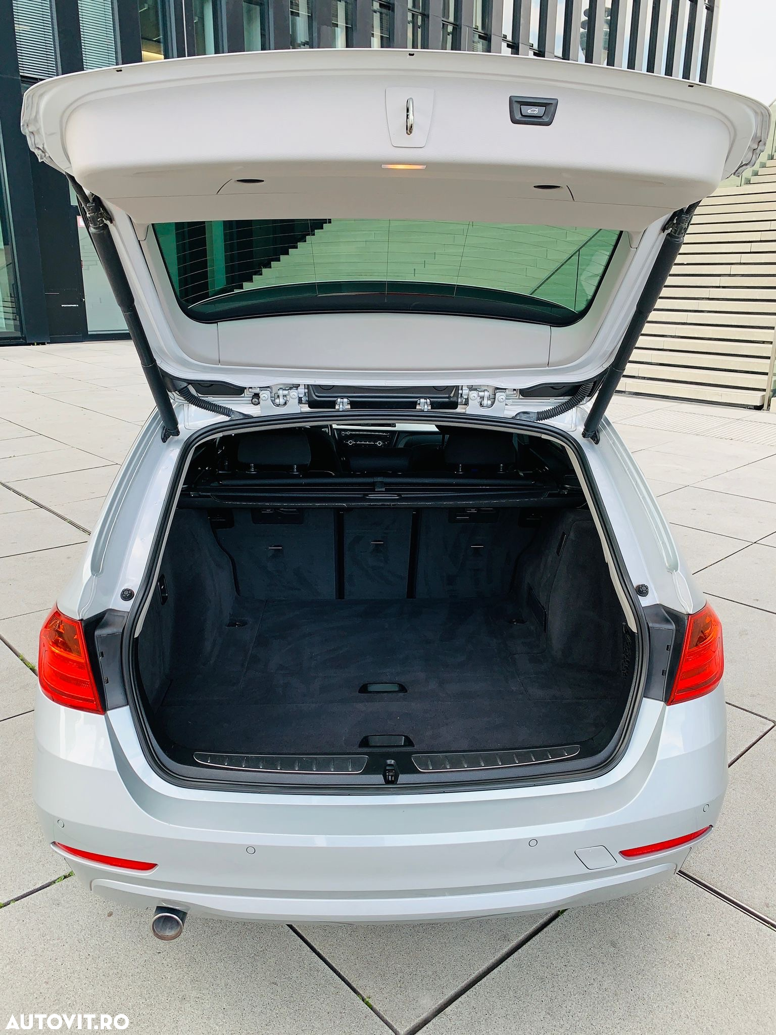 BMW Seria 3 318d Aut. - 6