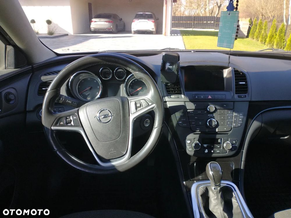 Opel Insignia 2.0 CDTI - 9