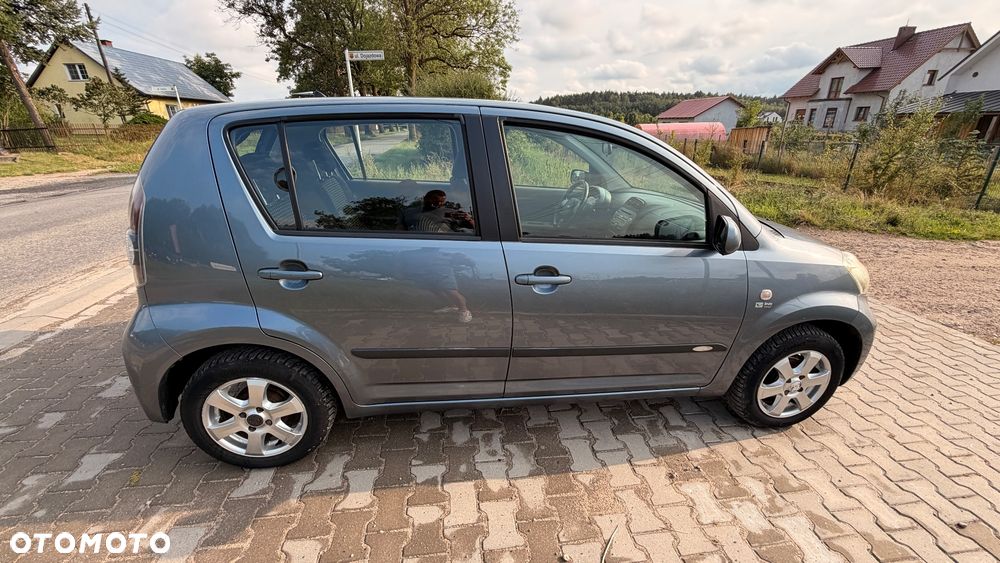 Daihatsu Sirion - 18