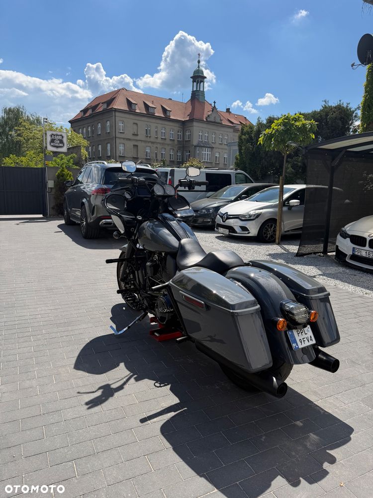Harley-Davidson Touring Road Glide - 4