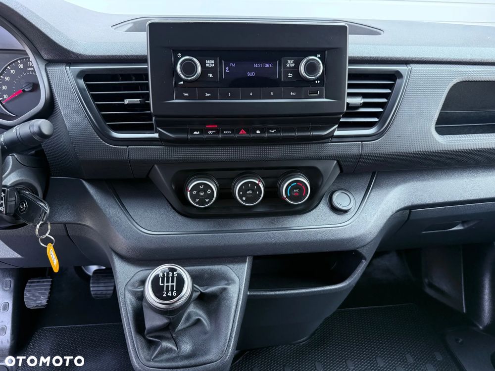 Renault Trafic L1H1 Furgon Blaszak Lift Nowy Model Salon PL - 15