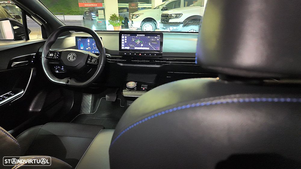 MG MG4 64 kWh Luxury - 46