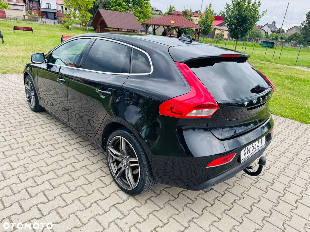 Volvo V40 D4 Momentum - 11