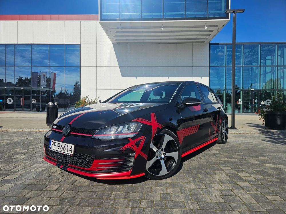 Volkswagen Golf GTI 2.0 TSI OPF Performance - 4