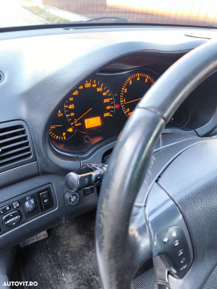 Toyota Avensis 1.8 VVT-i Combi - 6