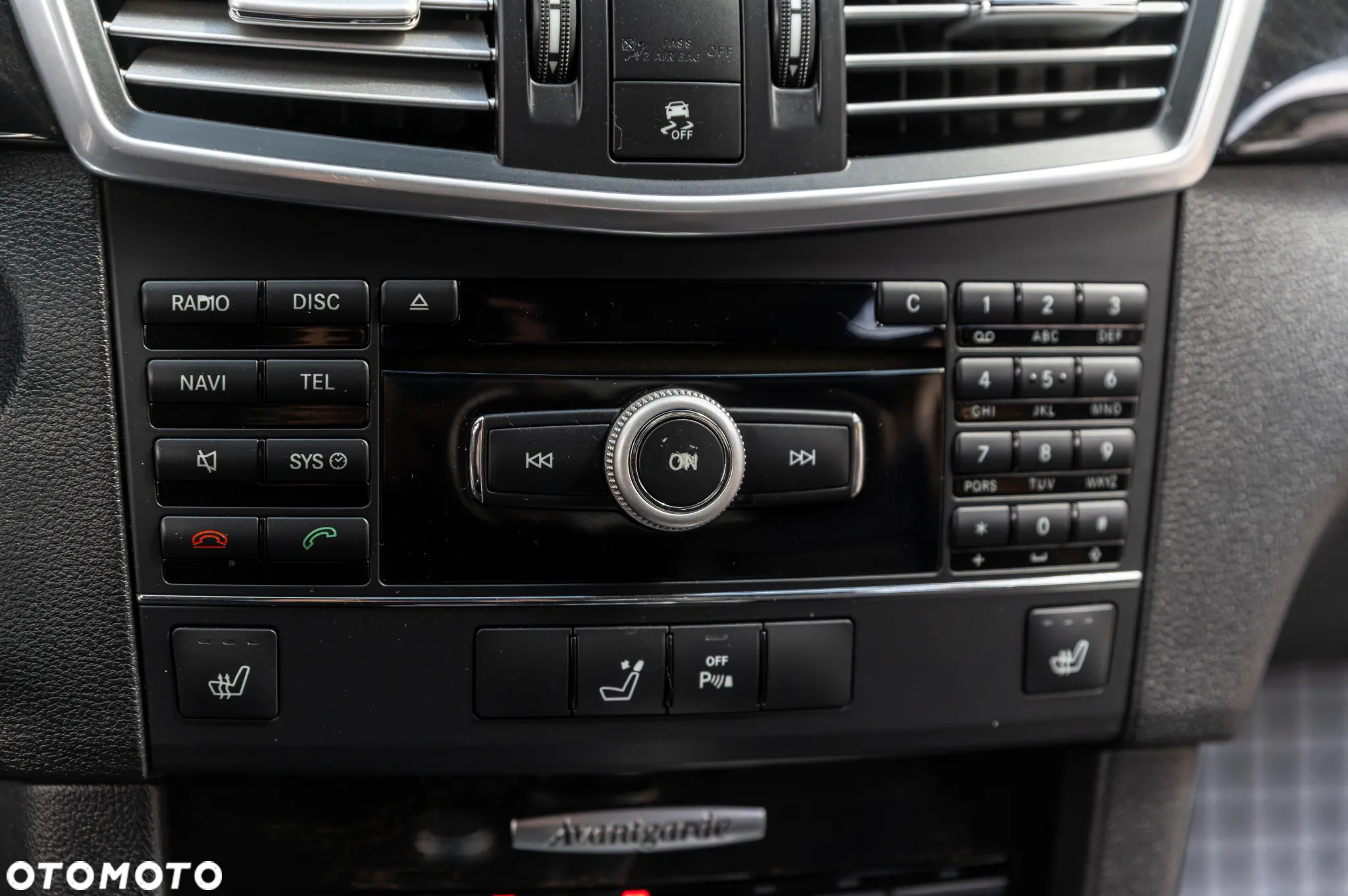 Mercedes-Benz Klasa E 200 T BlueTEC 7G-TRONIC Avantgarde - 38