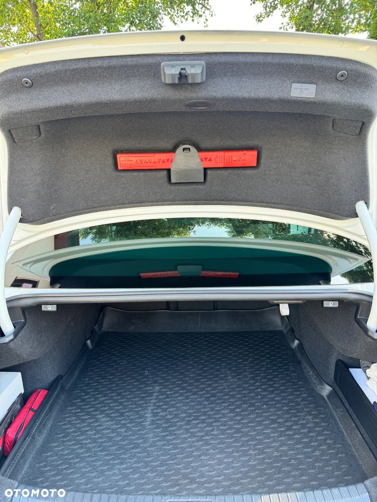 Volkswagen Passat - 18