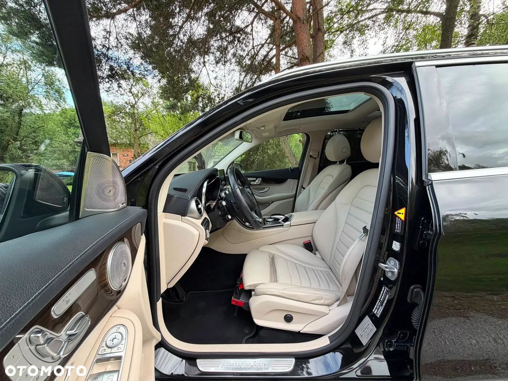 Mercedes-Benz GLC 250 4Matic 9G-TRONIC AMG Line - 15
