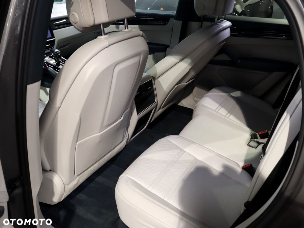 Porsche Cayenne Standard - 3
