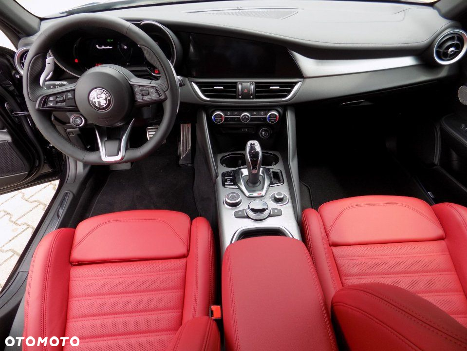 Alfa Romeo Giulia - 12