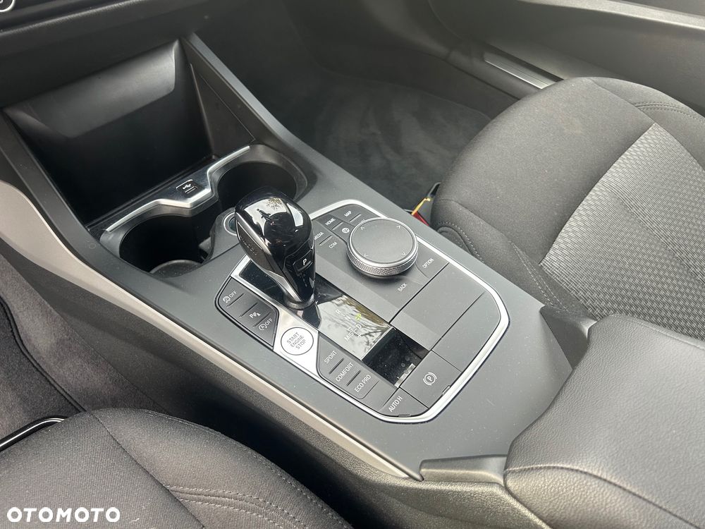 BMW Seria 1 118i Advantage - 23