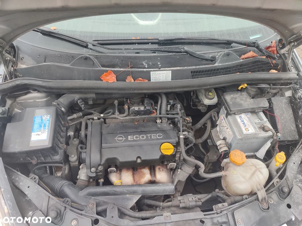 Opel Corsa 1.2 16V - 10