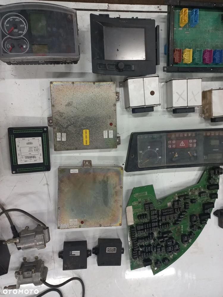 Sterownik,Moduł,Licznik 710147A2,RE231727,86013117,7700022917,3788837M1,3618318M02,AUTO5,NS-107236,NS-107237,NS-107213,1118267.0, 464030010A,11085960,1171850,117231.1, 33373030, EHR,CLAAS,CEBIS,VALTRA,MASSEY,RENAULT,JOHN DEERE,FORD,JEDNOSTKA STERUJĄCA,CS 86, - 2