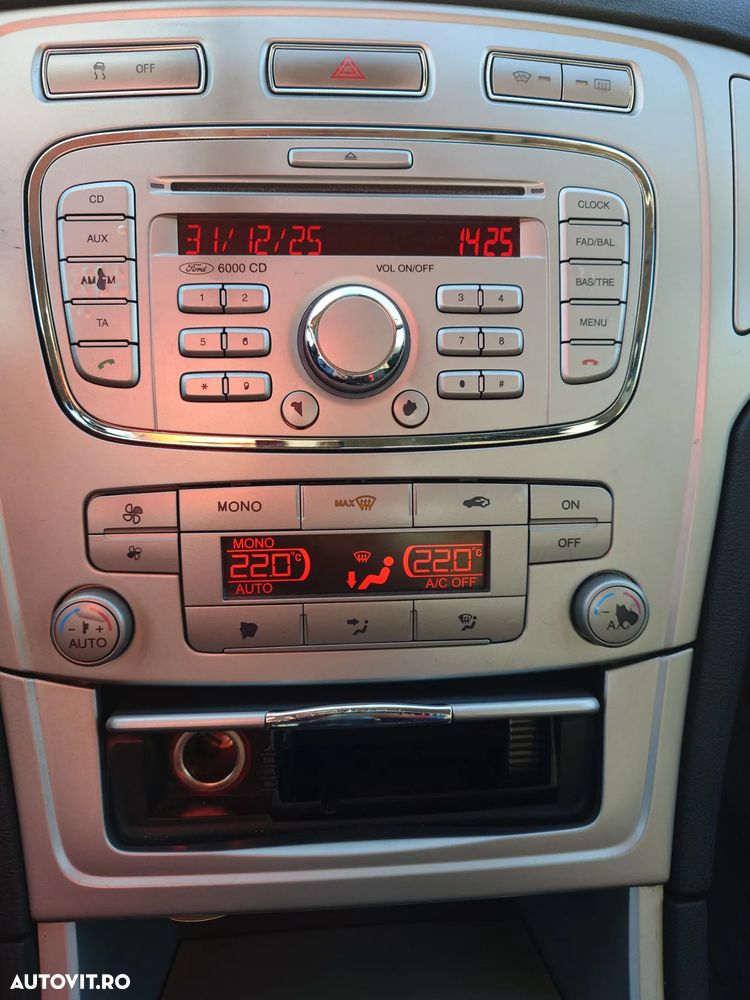 Ford Mondeo 1.8 TDCi Trend - 14