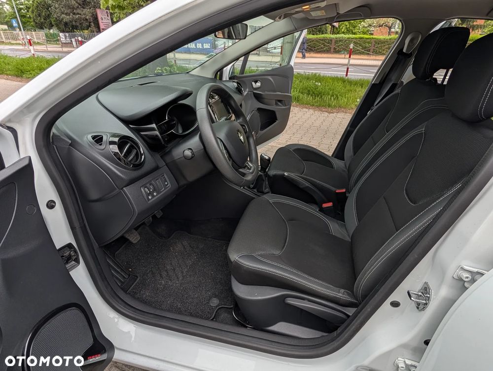 Renault Clio - 19