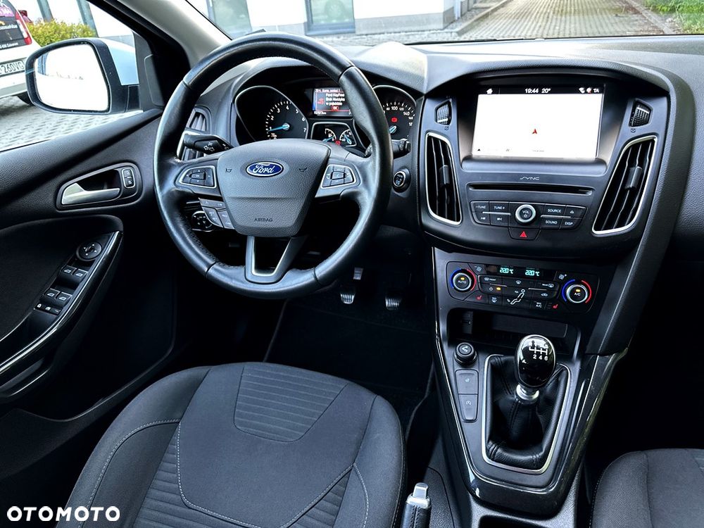 Ford Focus 1.0 EcoBoost Start-Stopp-System TITANIUM STYLE - 24