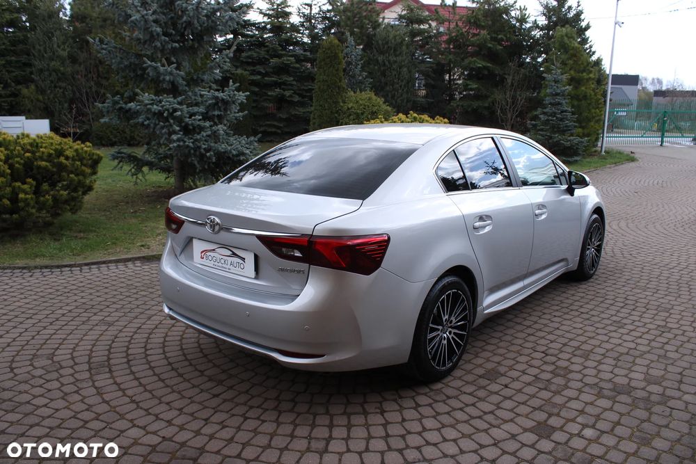 Toyota Avensis 1.6 Active - 9