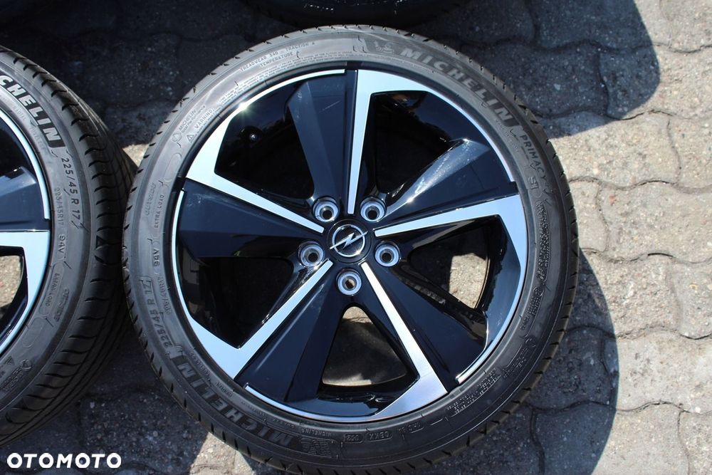 ORYG OPEL ASTRA L 17cali 5x108 ET44 KLEBER 225/45 - 4