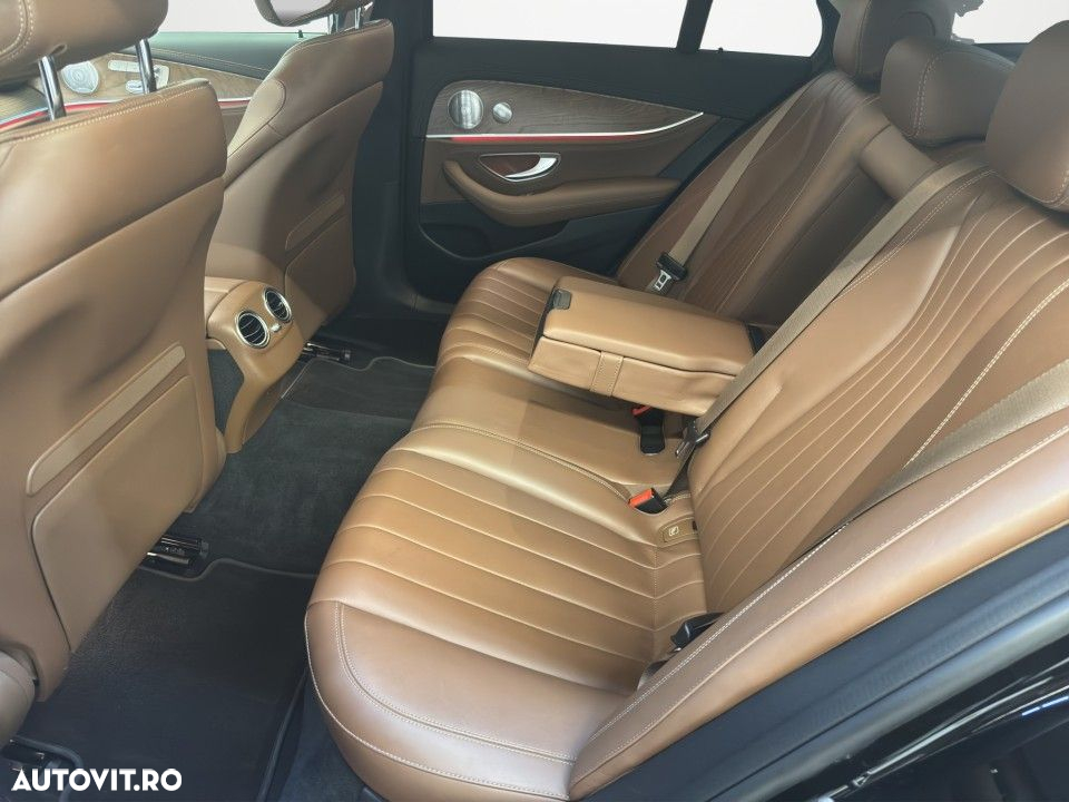 Mercedes-Benz E - 16