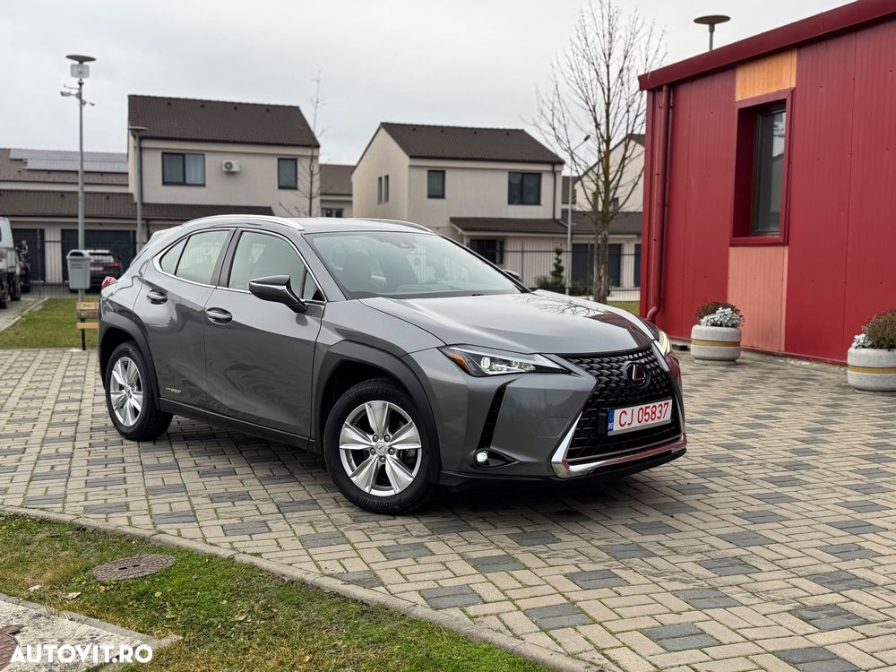 Lexus UX 250h FWD Business - 22