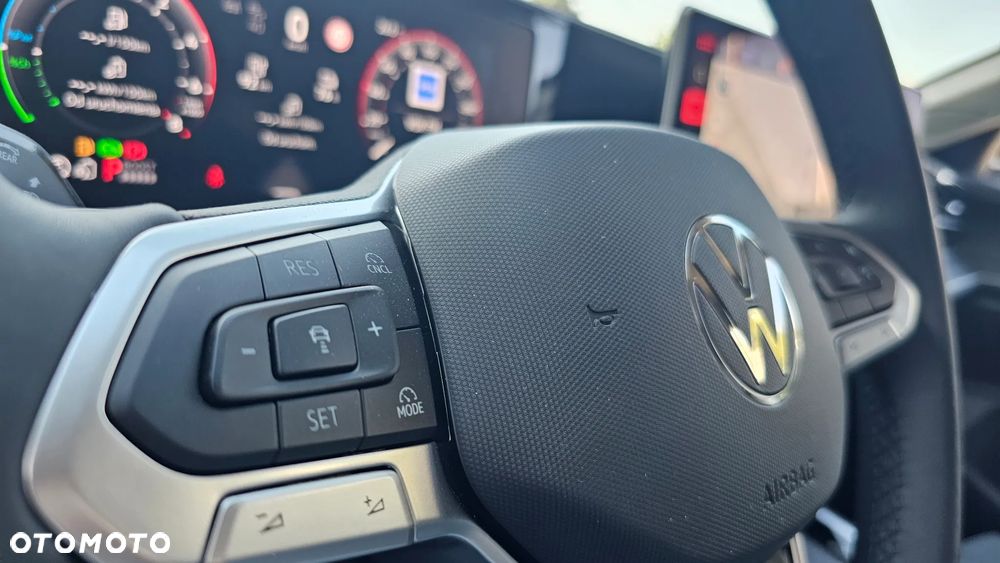 Volkswagen Passat - 24