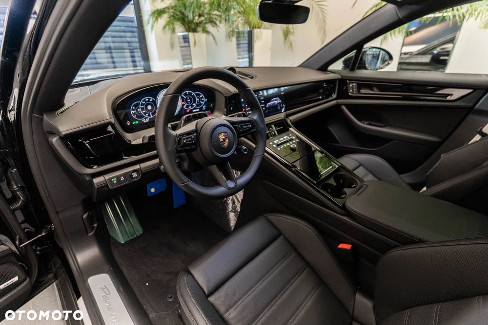 Porsche Panamera 4 E-Hybrid PHEV - 9