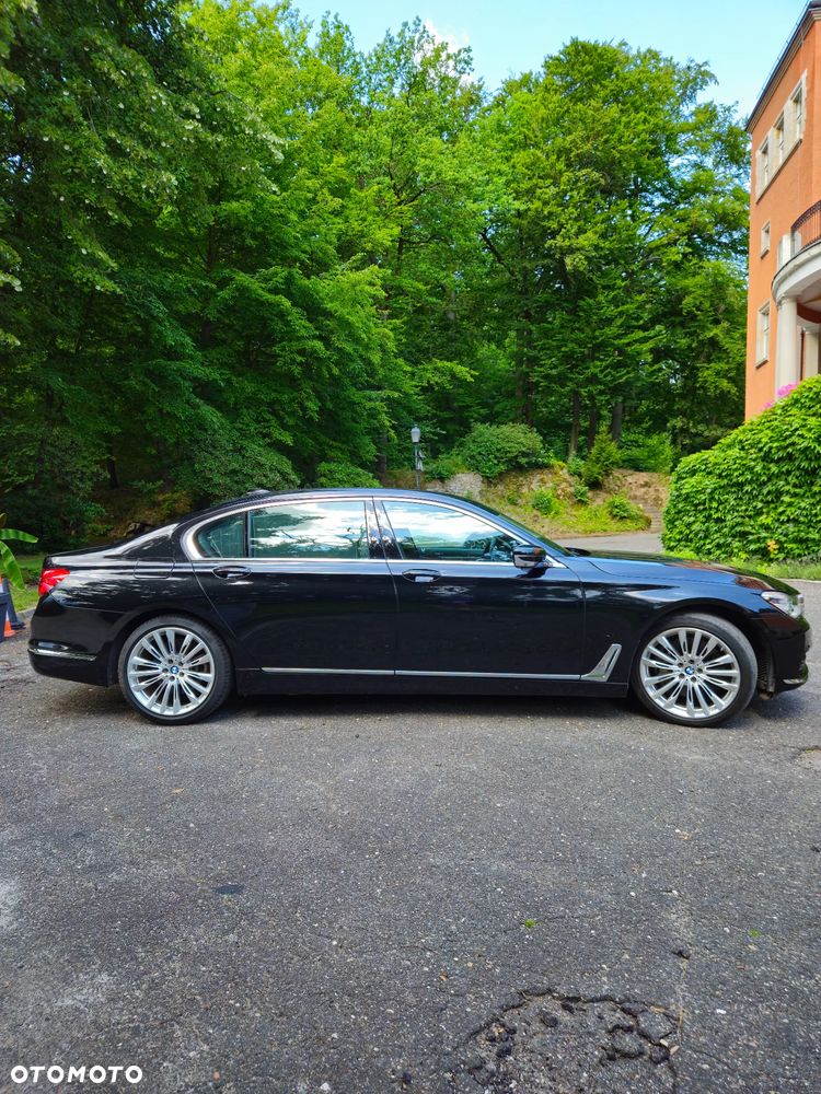 BMW Seria 7 750Li Edition Exclusive - 9