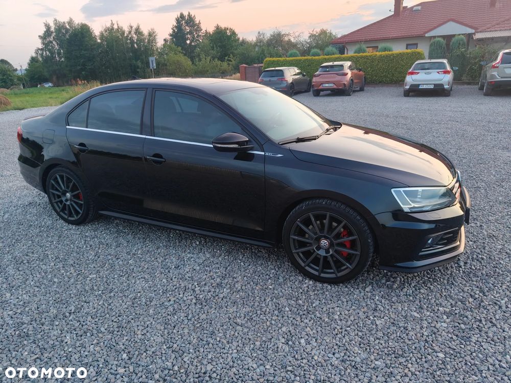 Volkswagen Jetta - 6